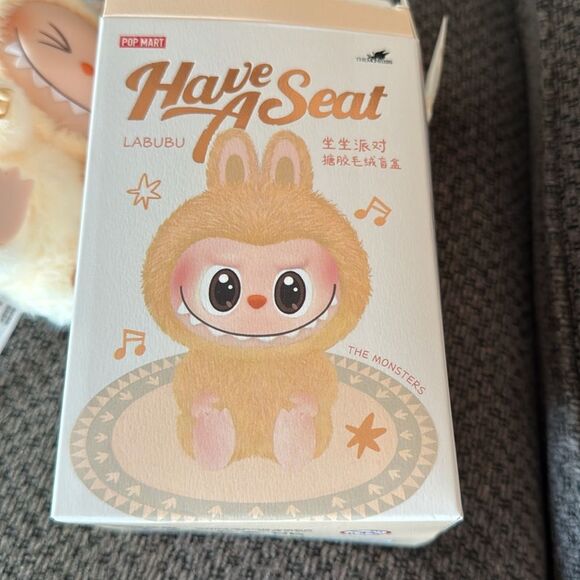 New Popmart Yellow Labubu Have a Seat - Picture 4 of 7